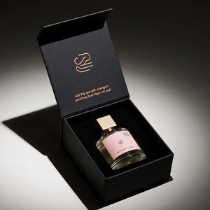 Boîte de <span class=keywords><strong>Parfum</strong></span> de Luxe Personnalisée avec Doublure en Éponge Emballage Cadeau Magnétique pour <span class=keywords><strong>Parfum</strong></span> et Soins de la Peau pour Flexographie FSC - Product Image 3
