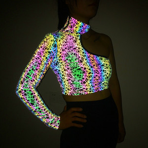 Neues bedrucktes buntes reflektieren des One-Shoulder-Langarm-T-Shirt weibliches sexy Nabel-Cut-Oberteil mit kurzem Neck holder - Product Image 1
