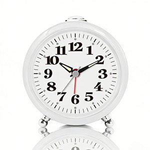 Réveil silencieux à cadran lumineux blanc de 4 pouces avec grands chiffres pour la vision nocturne - Product Image 1