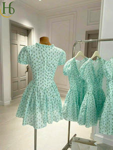 Vestido Mini Azul Floral con Cuello en V, Mangas Abullonadas, Cintura Natural, Teñido Liso, Transpirable, de Poliéster, Hecho en Vietnam - Product Image 3