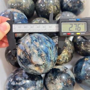 Vente en gros Pierre de Pierre Naturelle Sphère Cristal de Guérison Quartz Pierres Précieuses Boule Artisanat pour la Décoration - Product Image 4