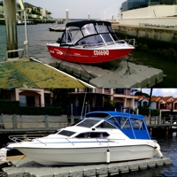 Cubes de ponton flottants modulaires en plastique HDPE durables pour jet ski, bateau, marina, capacité de flottabilité de 350 kg/m², durée de vie de 15 ans, ISO9001