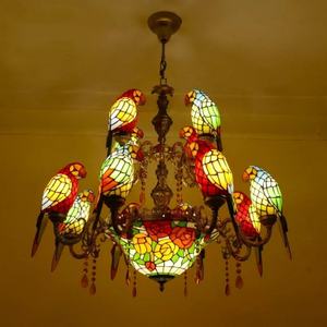 Lámpara Colgante LED de Vitral Estilo Pastoral Tiffany, Diseño de Loros con Múltiples Cabezas, Lámparas de Araña, Lámparas Colgantes - Product Image 1
