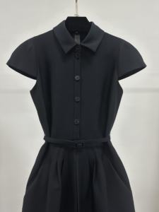 Nuovo abito <span class=keywords><strong>nero</strong></span> di tendenza estivo 2025 stile Hepburn francese abito da sera dimagrante da donna elegante aderente - Product Image 3