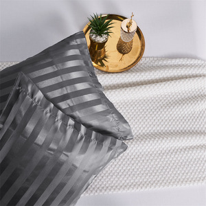 INSHARE Decoración del hogar Suministro directo de fábrica <span class=keywords><strong>Funda</strong></span> de <span class=keywords><strong>almohada</strong></span> de satén Rectángulo Dormitorio <span class=keywords><strong>Funda</strong></span> de <span class=keywords><strong>almohada</strong></span> de <span class=keywords><strong>seda</strong></span> de imitación para uso doméstico - Product Image 2