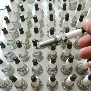 Bujías de Encendido Originales OE 32290011, Juego de Bujías para Volvo S60 S90 V60 V90 <span class=keywords><strong>XC40</strong></span> XC60 XC90 - Product Image 3