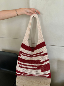 Nouveau sac fourre-tout en tricot épais de style coréen, sac fourre-tout tissé à la main de grande capacité - Product Image 5