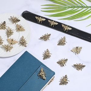 PH Pandahall PCS Broches de Abeja Dorados de Metal con Forma de Insecto, Cierres de Hebilla en Forma de D para Bolsos, Herrajes Desmontables para Cordones de Zapatos - Product Image 4