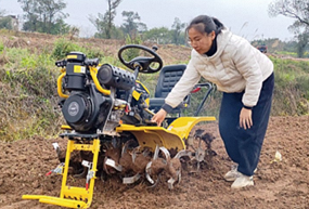 محراث دوار صغير يعمل بالديزل أحادي الأسطوانة مبرد بالهواء، يجر بالركوب، يغطي مساحة 1-1.6 فدان/ساعة، للاستخدام الشاق في التربة الصلبة والزراعة واسعة النطاق، بعمق 15-20 سم - Product Image 5