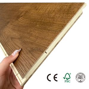 Parquet en bois dur d'ingénierie, chêne certifié FSC, qualité AB, ignifuge, à clipser, brossé, trois couches, 15 mm, pour immeuble de bureaux - Product Image 1