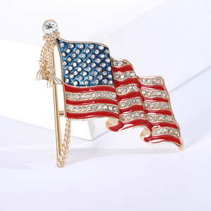 Broche de Aleación de Zinc con Diseño de Bandera Nacional, Incrustaciones de Diamantes en Forma de Gota de Aceite y Esmalte de Colores de Lujo - Product Image 3