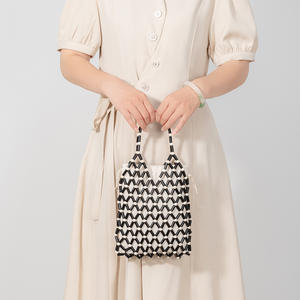 Женская сумка с полыми деревянными бусиными 2025 - Product Image 2