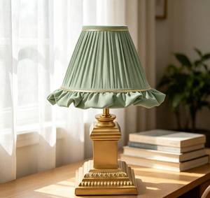 Fransız Vintage Yeşil Pileli Fırfırlı Kumaş Masa Lambası Pirinç Kare Tabanlı Yatak Odası Dekor Masa Lambası Yatak Odası Oturma Odası Başucu İçin - Product Image 2