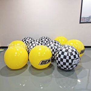 Ballon de plage gonflable personnalisé 80 cm Den88 Logo Jeu d'eau extérieur Design à carreaux jaunes - Product Image 4
