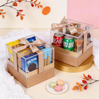Boîte cadeau personnalisée à bords festonnés, forme carrée, recyclable, avec garnissage en copeaux rouges, surface réfléchissante, design imprimé quadricolore pour occasions spéciales