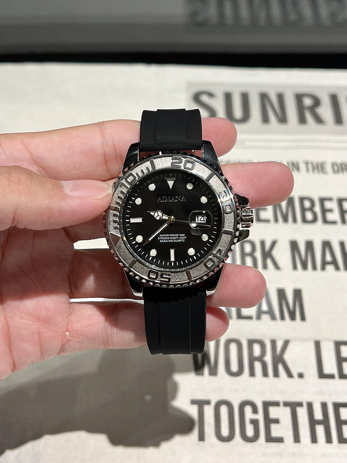 เปลือกสีเงินสีดำหน้าเทปสีดำ