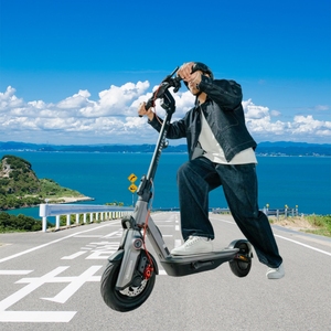 Trottinette électrique haute performance à moteur sans balais, charge rapide 6H, 3 modes de vitesse, autonomie de 55 km, vitesse de 32 km/h, contrôle par application, pliable, étanche - Product Image 6