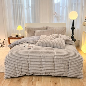 Parure de lit 4 pièces en velours de lapin synthétique épais et doux pour l'hiver, comprenant housse de couette, taies d'oreiller et drap-housse - Product Image 6