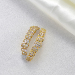 Grilles dentaires géométriques hip-hop européennes et américaines, incrustées <span class=keywords><strong>de</strong></span> zircon, unisexe, 10 dents, en cuivre, bijoux dentaires tendance, fabrication artisanale, vente chaude - Product Image 3