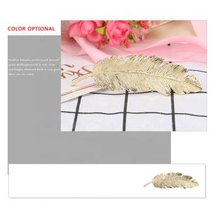 Accessori per capelli in metallo di moda con fermaglio per capelli in piuma di personalità in lega d'oro per ragazze - Product Image 4