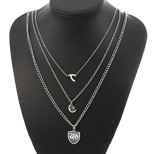 Collier superposé pour femme en alliage de zinc avec pendentif bouclier et pierre verte taille émeraude, colliers ras-du-cou multicouches, bijoux de mode - Product Image 1