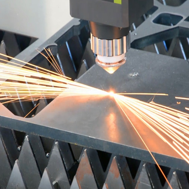 Golden Laser's Large Format Fiber Laser Cutting Machine 6kW-30kW Yaskawa Servo Motor Hiwin AI High-Accuracy Metal Water Cooling