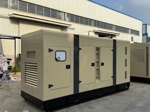 Générateur silencieux Cummins 700 kW 900 kVA 50/60 Hz triphasé refroidi par eau pour usage industriel, groupe électrogène de secours à châssis ouvert automatique - Product Image 3