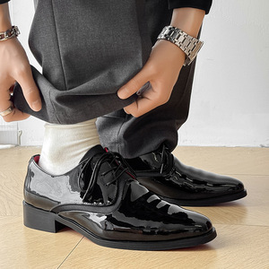 Zapatos Casuales Elegantes para Hombre, Hechos a Mano, de Cuero Patentado, Estilo Oxford, Modernos, Venta al Por Mayor de Fábrica - Product Image 1