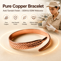 Gelang Manset Tembaga Murni Vintage Unisex Dapat Disesuaikan, Berukir Laser Motif Bulu, Tahan Gores, Tahan Benturan, Hipoalergenik