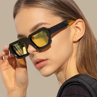 Lunettes de soleil rectangulaires unisexes tendance rétro, monture noire, verres jaunes, pour hommes et femmes, vente en gros