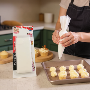 Cake Bag 6Pcs Set For Baking Pastry Decorating With Metal Tip - Product Image 2