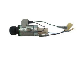 Allume-cigare Hyundai 21E4-0008 1 prise universelle pour excavatrice avec port USB - Product Image 5