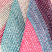 Tissu plissé extensible en polyester métallisé brillant, imprimé numériquement, tricoté chaîne, effet froissé, écologique, pour vêtements de filles
