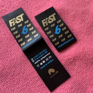 Etichetta di fascia alta del raso nero del logo del codice a barre, etichetta superiore lavabile del contenuto di stampa per la <span class=keywords><strong>camicia</strong></span> - Product Image 6