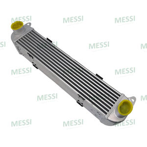 Refroidisseur intermédiaire PML500011 PML500010 PML500031 pour Land Rover <span class=keywords><strong>Discovery</strong></span> III L319 2.7 TD 4X4 LD12833 - Product Image 1