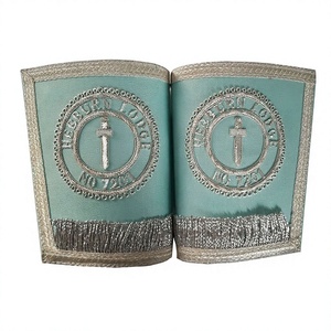 Gants de travail Tyler Office Craft |   Badge maçonnique personnalisé brodé à la main avec fil d'argent pour rang de district sur manchette - Product Image 1