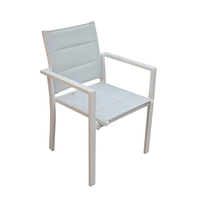 Chaises de restaurant d'extérieur modernes, nordiques, contemporaines, durables, imperméables, en alliage d'aluminium, empilables, pliables, avec logo en relief, finition poudrée