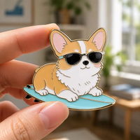 Épinglette en émail personnalisée pour chien, motif chiot stylé avec lunettes de soleil, impression UV, couleur personnalisée, badge métallique pour sacs à dos et chapeaux, cadeau pour les amoureux des animaux