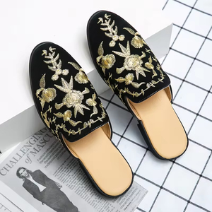 Mules d'extérieur pour hommes en cuir PU, nouveau style 2025, respirantes, antidérapantes, à enfiler, sans talon, pour l'été - Product Image 6