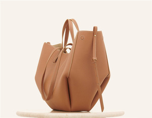 Sac à main femme style Polen, grand sac fourre-tout, sac à bandoulière en cuir véritable pour les trajets domicile-travail, le bureau et les voyages - Product Image 5
