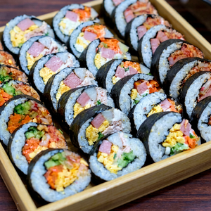 Rollos de algas ligeras y escamosas, un aperitivo refrescante que te encantará - Product Image 1