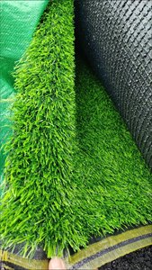 Césped artificial realista al tacto, césped sintético para exteriores, alfombra verde de césped artificial, césped sintético de aspecto natural - Product Image 2