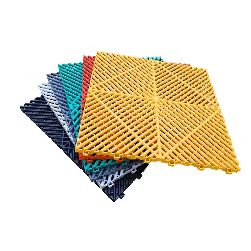 Vente en gros Revêtements de sol industriels en plastique à emboîtement Carreaux de sol en PVC Sol pour garage Tapis de sol en plastique pour atelier de lavage de voiture