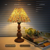 Lampe de table moderne en métal alimentée par USB 5V, finition grain de bois, télécommande, lumière d'ambiance à intensité variable pour chambre et salon