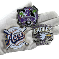 Badge et épingles de revers en métal émaillé rigide de haute qualité avec logo personnalisé de club de baseball - Uniquepin Collectible