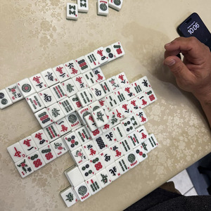 Tuiles en acrylique bleues de luxe personnalisées, jeu de mahjong américain à 4 couches de 160 cartes pour adultes, cadeau - Product Image 4