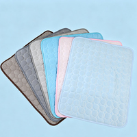 Tapis rafraîchissant en soie glacée pour animaux de compagnie, tapis d'été rafraîchissant, tapis de canapé, respirant, antidérapant et résistant aux morsures, coussin rafraîchissant pour niche, tapis d'été rafraîchissant pour animaux