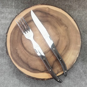 Promotion : Ensemble de couverts de luxe en acier inoxydable avec manche en bois d'<span class=keywords><strong>olivier</strong></span> et bois de wengé, <span class=keywords><strong>couteau</strong></span> à <span class=keywords><strong>steak</strong></span> et fourchette <span class=keywords><strong>Laguiole</strong></span>, avec coffret cadeau en bois - Product Image 3