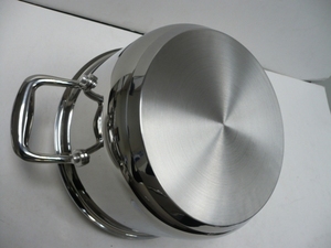 Casserole compacte en acier inoxydable de la série Premium avec un design peu encombrant pour les petites cuisines - Product Image 5