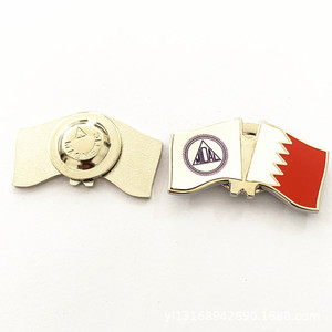 Insignias Magnéticas Plateadas con Diseño Personalizado de Dibujos Animados para el Día Nacional y Navidad, Producción en Arabia Saudita y Emiratos Árabes Unidos - Product Image 6